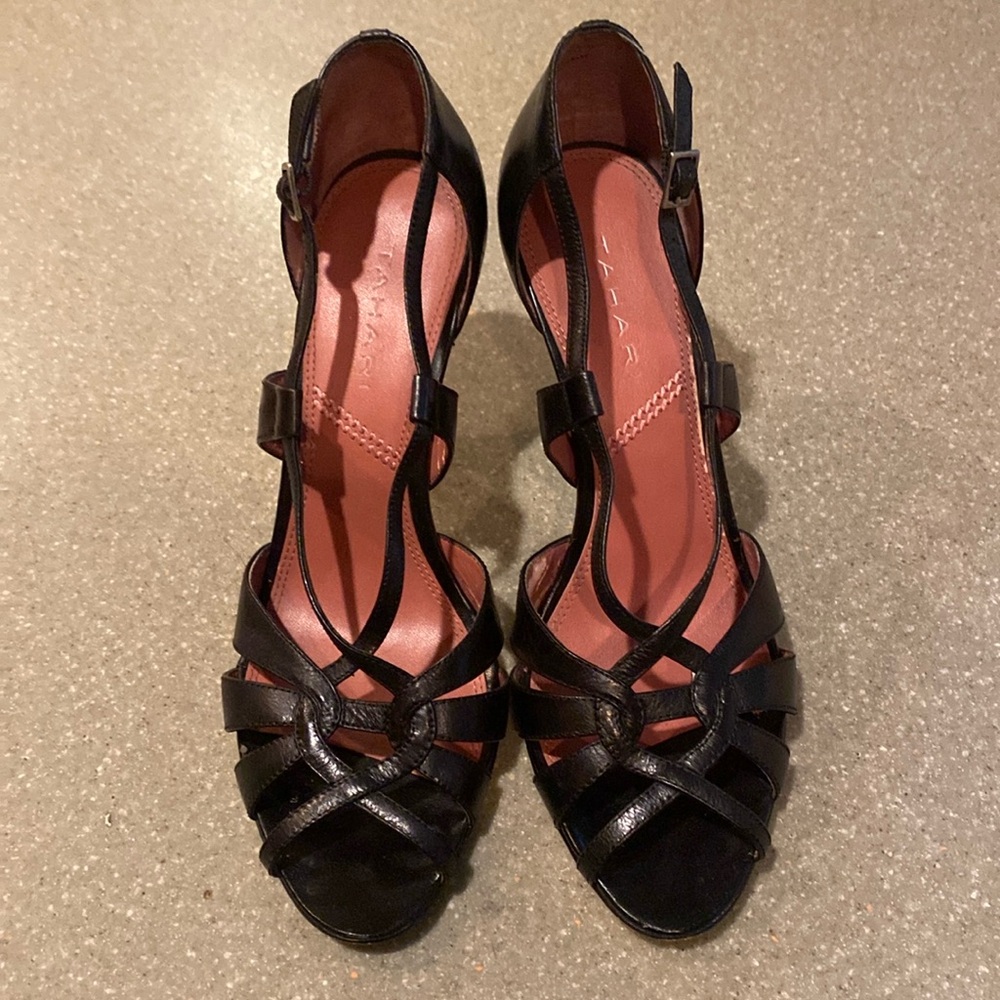 Tahari Admire Black Heels 8M EUC